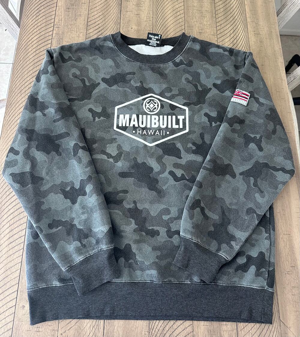 Maui Built Sweatshirt Mens XL Camo Hawaii Pullover Fish Hook Graphic Crewneck